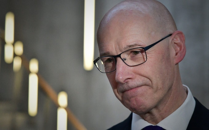 Swinney Weighs a Potential Social Media Ban for Minors Under 16